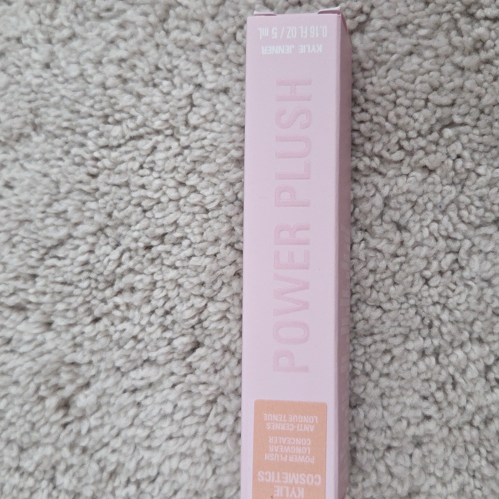 NIB Kylie Power Plush Concealer 3C